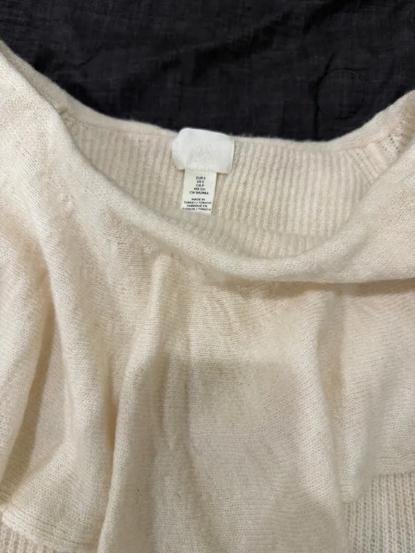 H&M White Off-The-Shoulder Sweater - Image 3