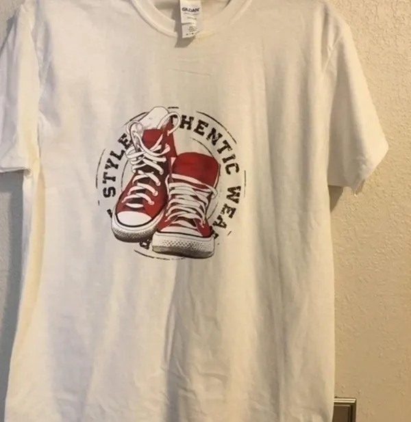 COPY - Gildan T shirt M with graphic print - Image 7