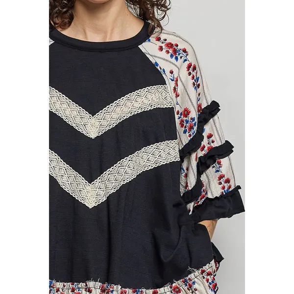 POL Round Neck‎ Half Sleeve Contrast Floral Lace Oversized Knit Top - Small - Image 6