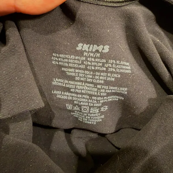 SKIMS Classic Seamless Sculpt Bodysuit Medium - Image 4