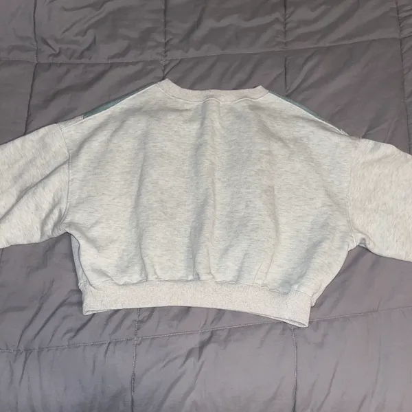 Princess Polly Crop Crewneck - Image 9