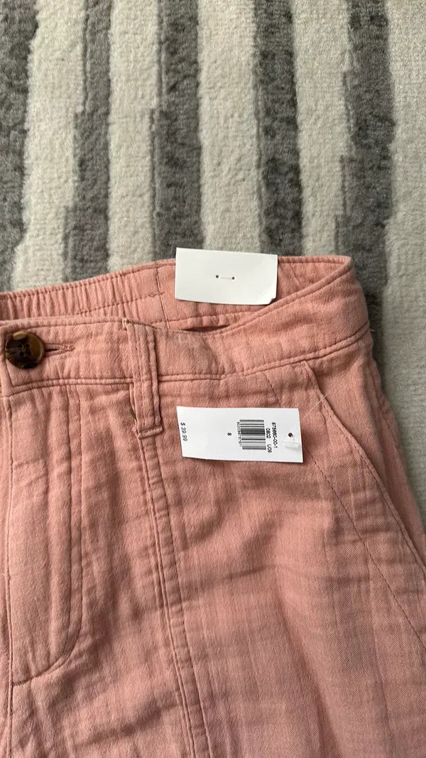 Old Navy Capris - Image 3