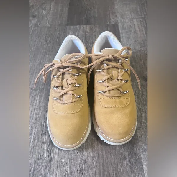FINAL PRICE Vintage Y2K Ladies Lugs Suede Sneakers - Image 2