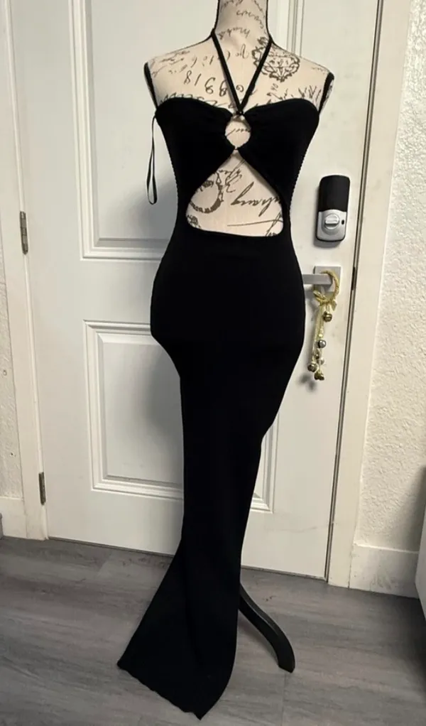 miss lola black ribbed cutout halter maxi dress size s 🖤 - Image 3