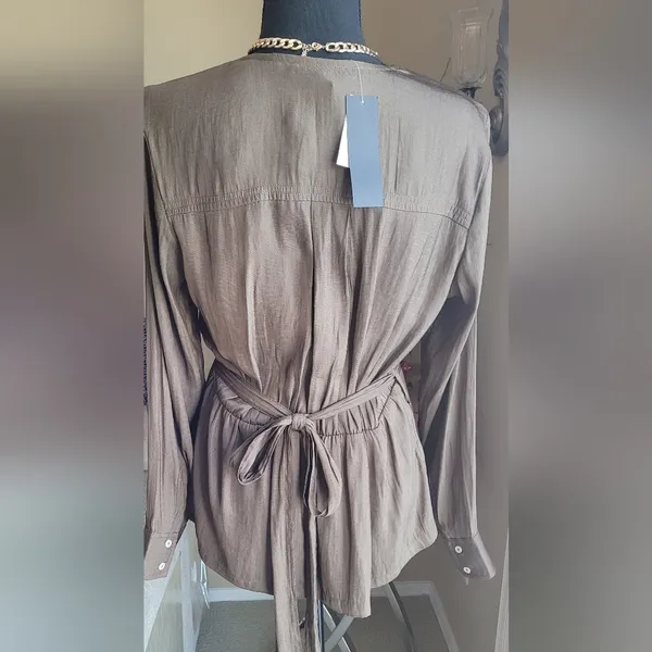 Banana republic Women blouse - Image 4