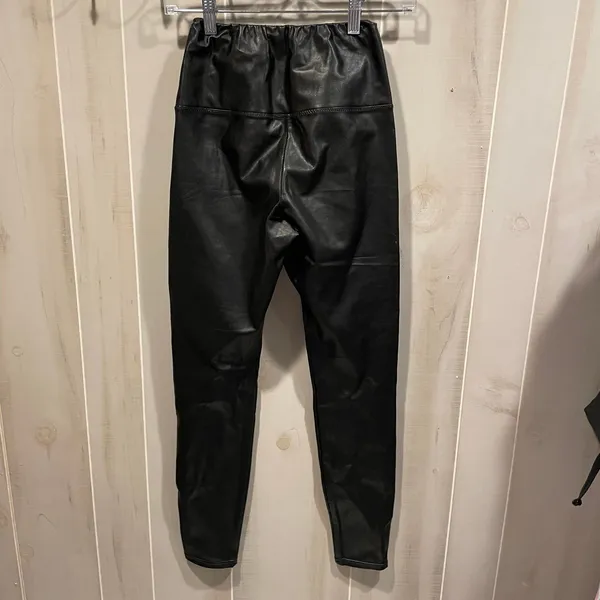 Cute Aritzia Wilfred Free faux leather high waisted stretchy leggings moto biker - Image 8