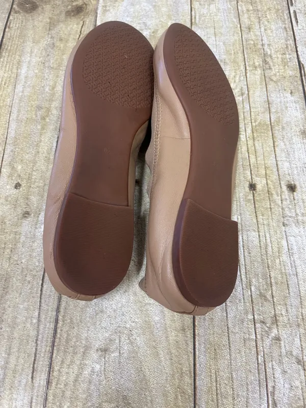 Tory Burch Women's Nude Leather Ballet Flats with Gold Emblem size 6.5 - Image 4