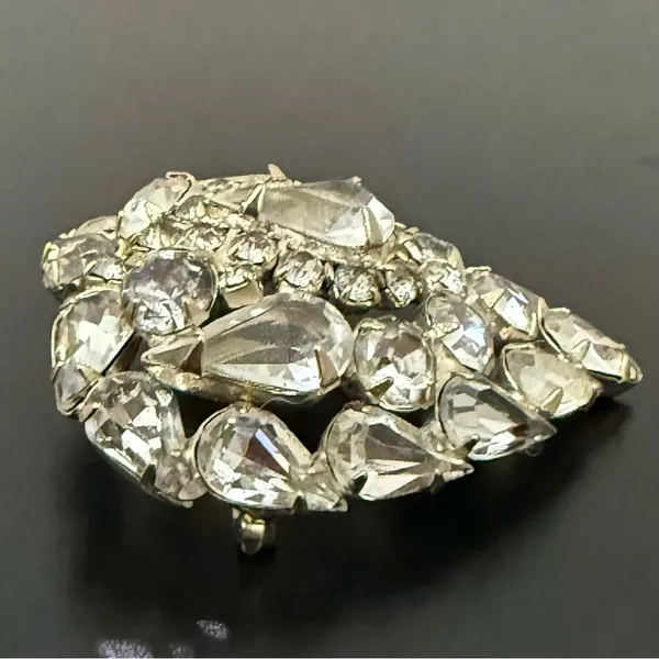 Vintage Unsigned Silver-tone Pave Clear Rhinestone Heart Brooch 13g. - Image 6