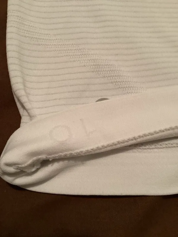 Lululemon Size 10 White Racerback Seamless Tank Top - Image 3