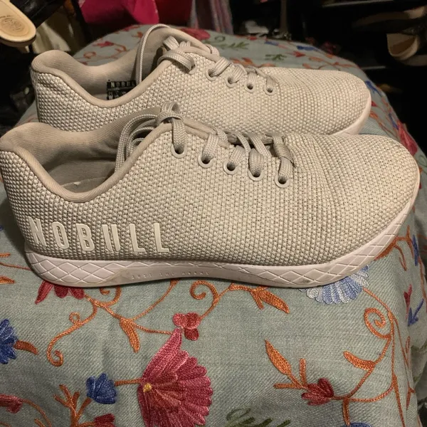 No bulk sneakers women 8.5 - Image 4