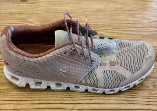 On Cloud Shoes Women’s Cloud - Image 2
