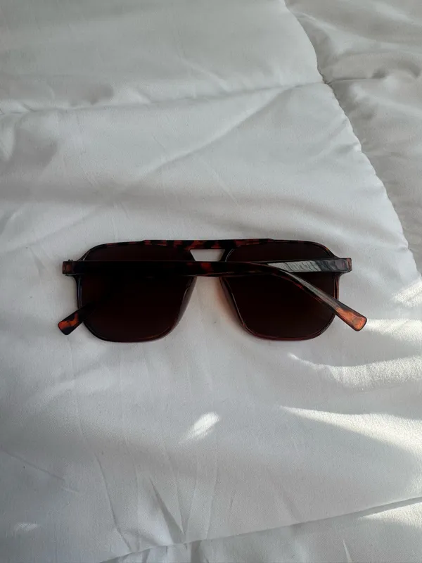 Tortoise Shell Sunglasses Brown - Image 2