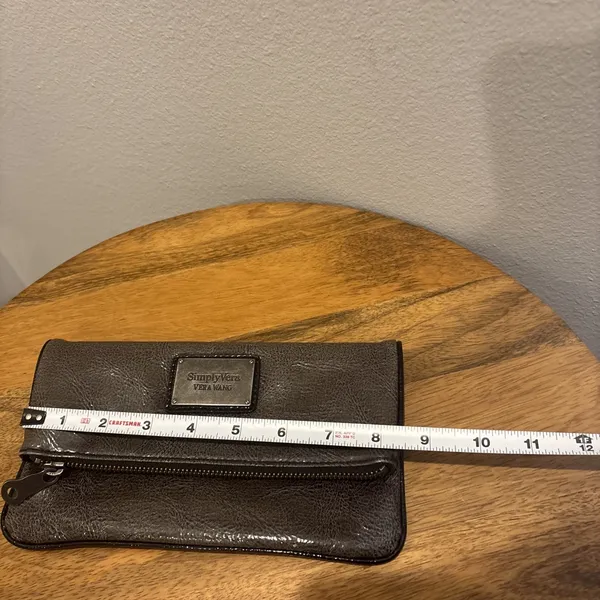 Simply Vera Wang Fold over Magnetic Handbag/Clutch/Wallet~Gunmetal Gray~EUC‎ - Image 9