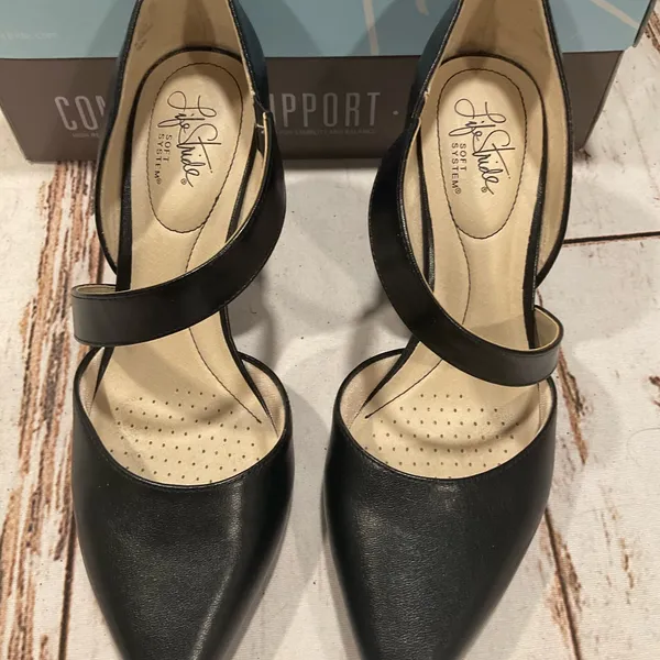 LIFE STRIDE SOFT SYSTEM SUKI BLACK CROSS‎ STRAP PUMPS - Image 2