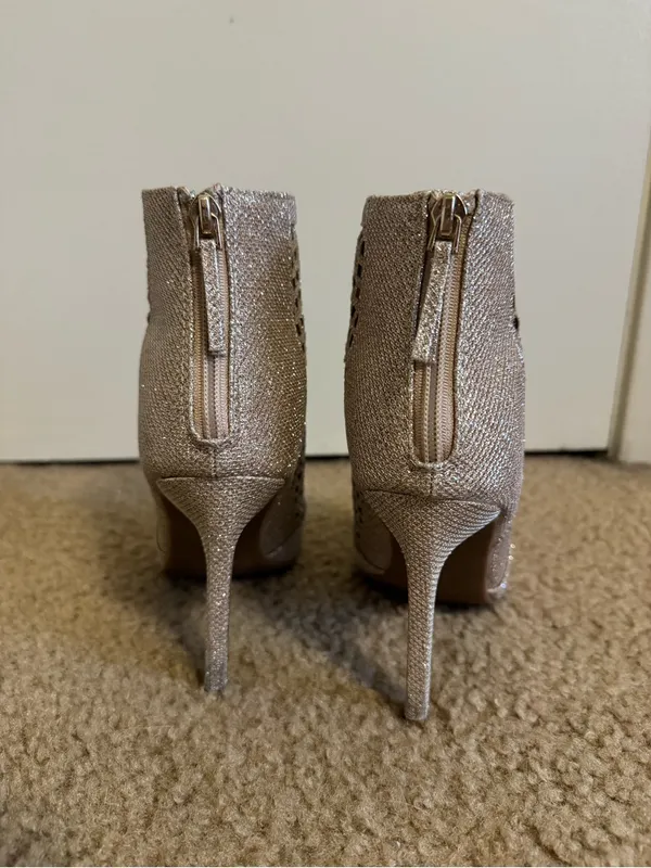 ANNE MICHELLE Gold Shimmery Pointed Toe Lattice Cutout Ankle Booties Size 7 - Image 5