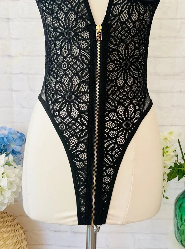 Boutique NEW Lace Teddy - Image 3