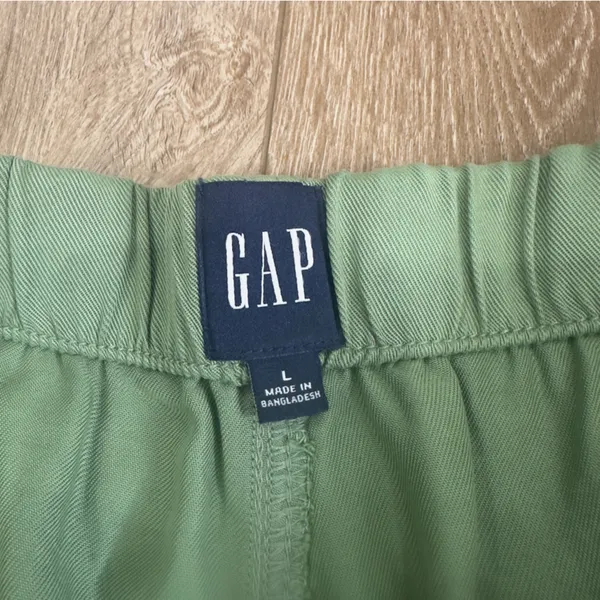 NWT Gap Tencel Short Size Large Loden Frost - Image 5