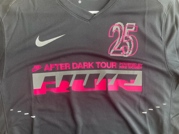 Nike After Dark Tour Running Top - Image 2