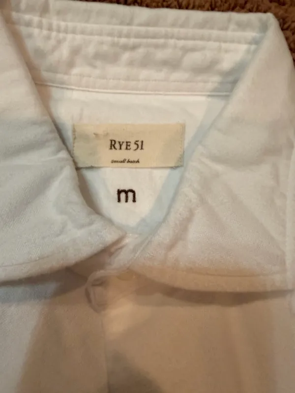 RYE 51 White Button Front Oxford Shirt Men’s Medium 100% Cotton Hidden Placket - Image 2
