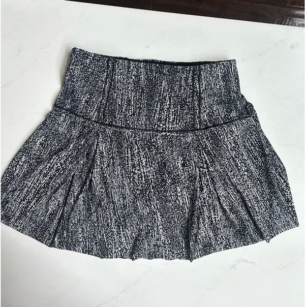Lululemon Tennis Skirt - Image 4