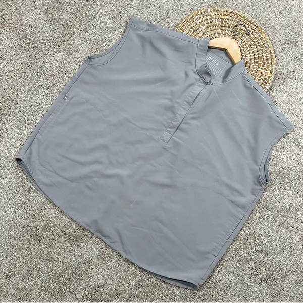 Figs Women’s Rafaela Oversized Scrub Top Shortsleeve in Gray Size XL - Image 3