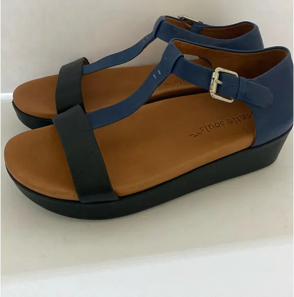 Gentle Souls Janelle Black T-Strap Leather Sandals - Image 6
