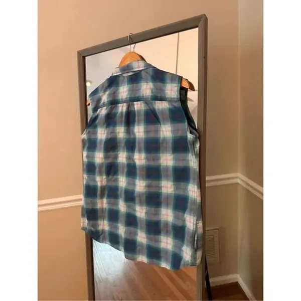 Eddie Bauer Flannel Button Down Large - Image 3