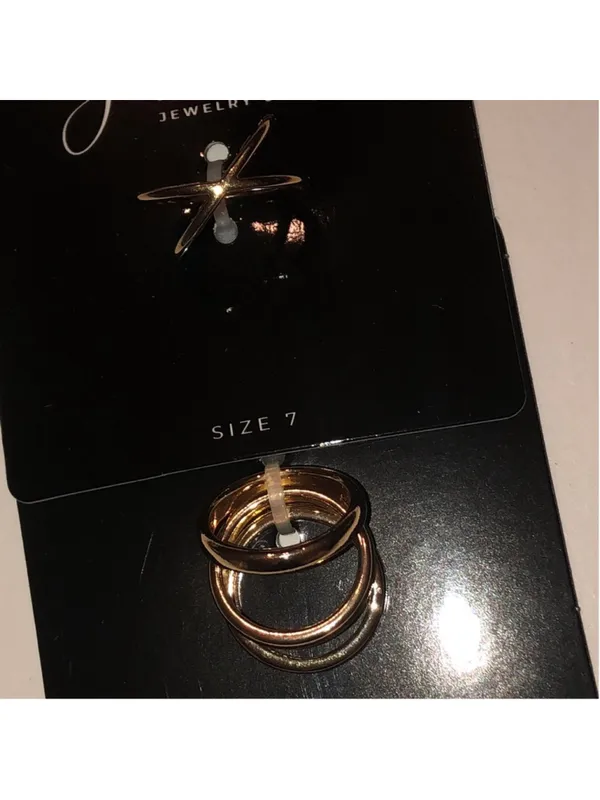 Jasmine Lane Size 7 Gold Tone Ring Set - Image 3