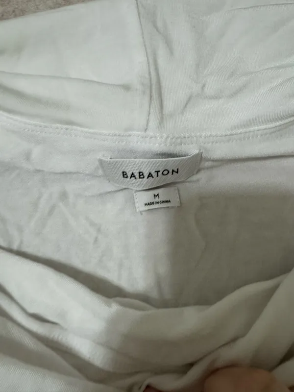 Aritzia babaton off the shoulder long sleeve top size medium - Image 3