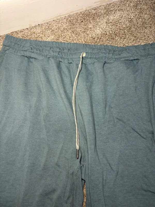 Vuori Performance Jogger Women Dreamknit Sweatpants Lake Color M/L - Image 8