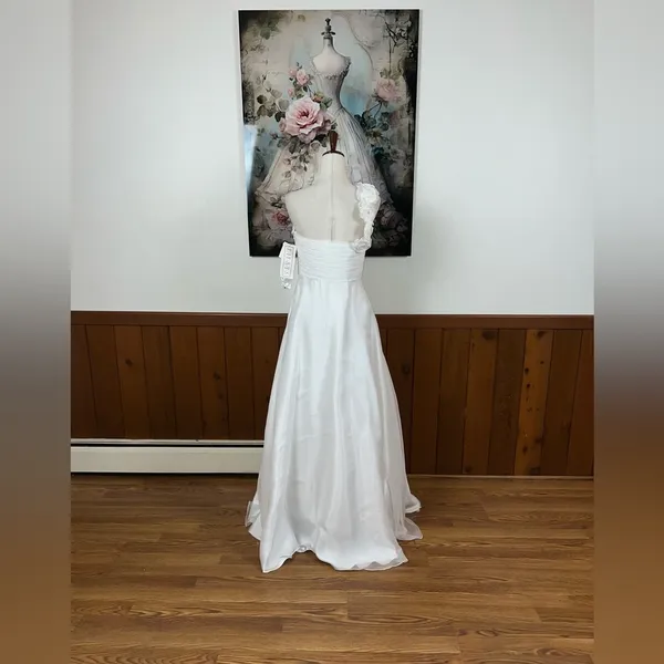 Elegant New Fiesta Organza White One-Shoulder Wedding Gown! - Image 5