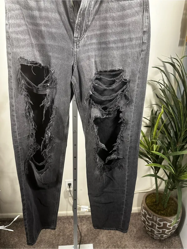 J135. American Eagle women’s distressed black/washed-gray jeans - Image 2
