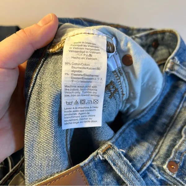 Madewell Classic Straight Jeans in Peralta Wash - Image 9