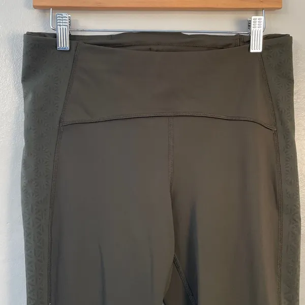 Lululemon Womens High-Waisted Leggings Moss size 10 - Image 2