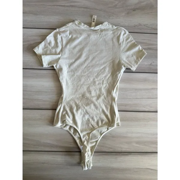 SKIMS T-Shirt Bodysuit Beige Small EUC - Image 3