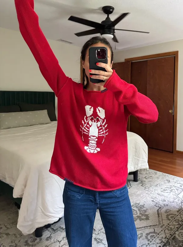 Red Lobster Sweater Size XS - Image 3