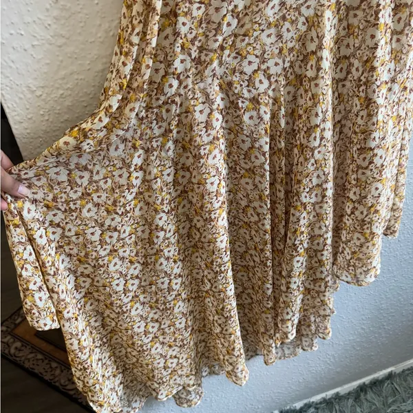 Astr Floral Midi Dress in Yellow Size S - Image 4