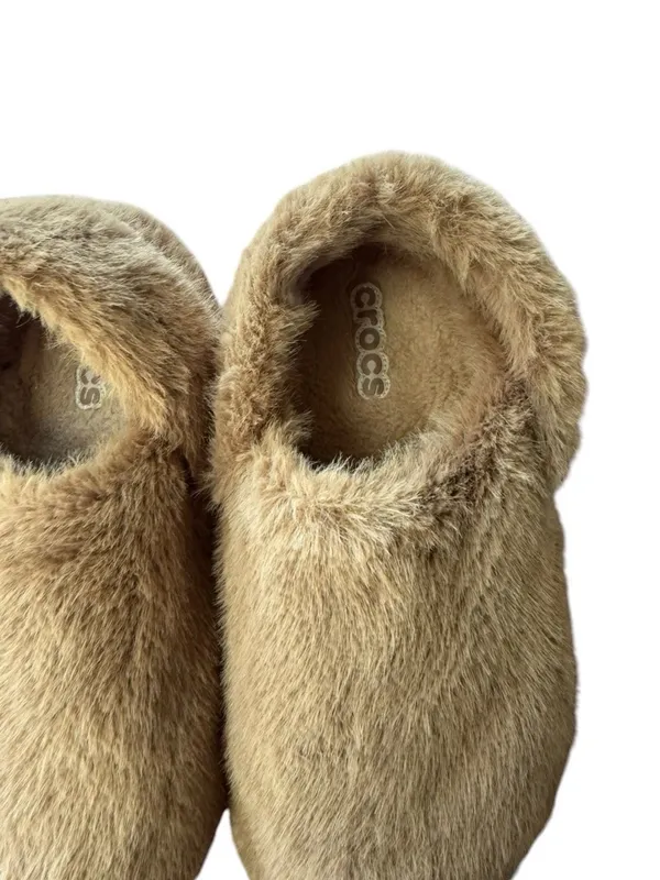 Crocs Classic Unfurgettable Clog in milk chocolate Brown Faux Fur Size 9 Womens - Image 5