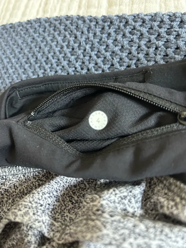 Lululemon Speed Up Shorts 2.5" Low-Rise  - Image 3