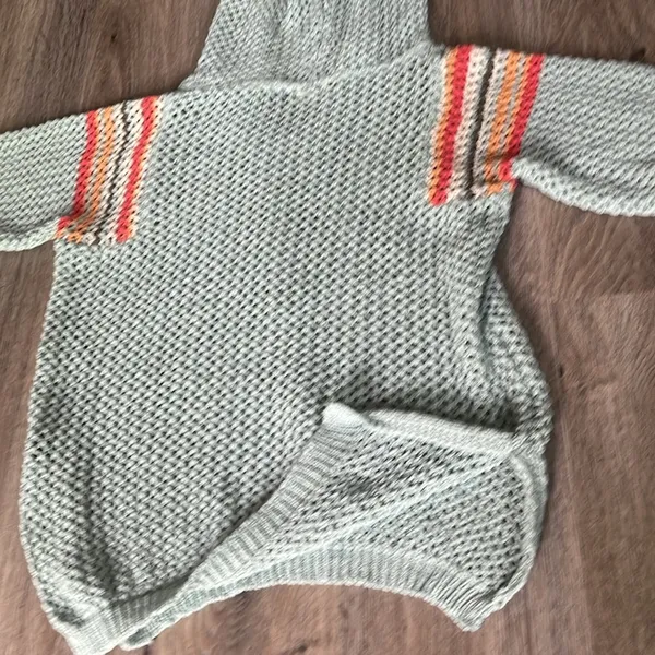 POL Cable Knit Pull Over/Beach Cover Up Size Small - Image 12