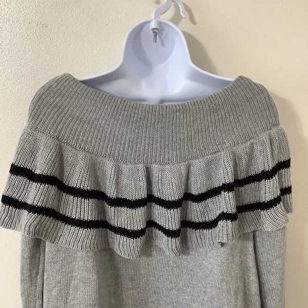 Very J Ruffle Top Knit Comfy Cozy Cozycore Grey Striped‎ Knitted Sweater Large - Image 5