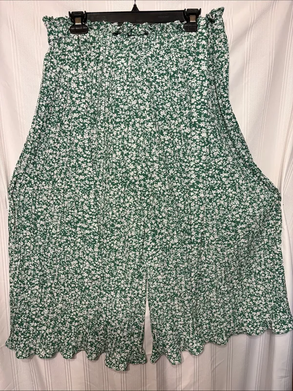 Green Floral Women Pants - Image 2