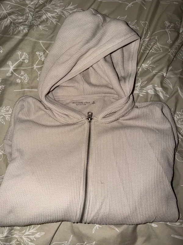 Abercrombie Sweatshirt - Image 3