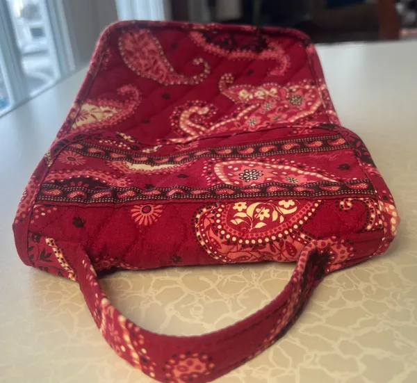 Vera Bradley| mesa red quilted lunch bag  - Image 5