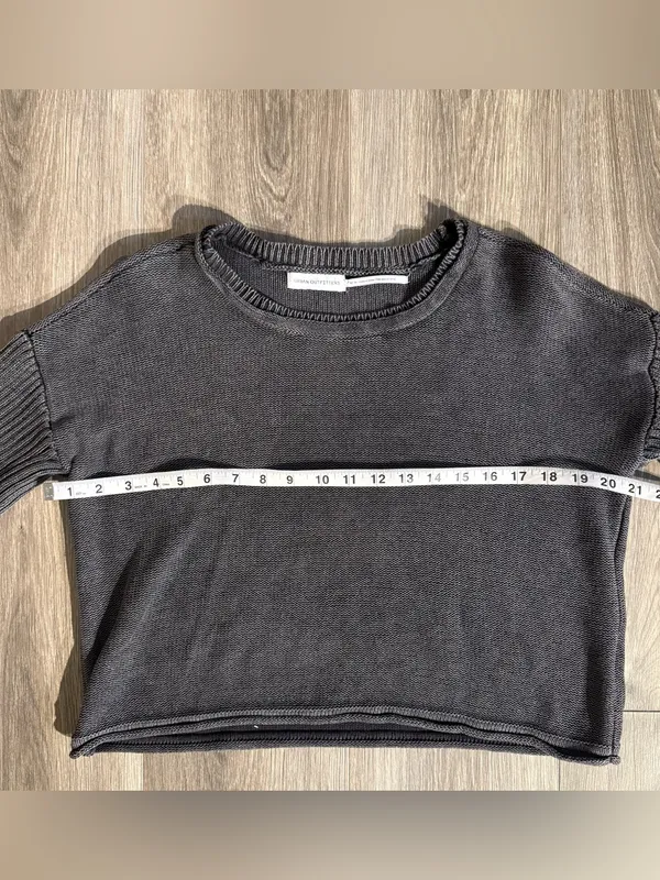 Urban Outfitters Dark Grey Cropped Sweater Size Medium Indie Lounge Streetwear - Image 4