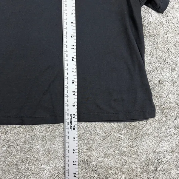 Lululemon Ultralight Waist Length Tee Women's 6 Black - Image 4