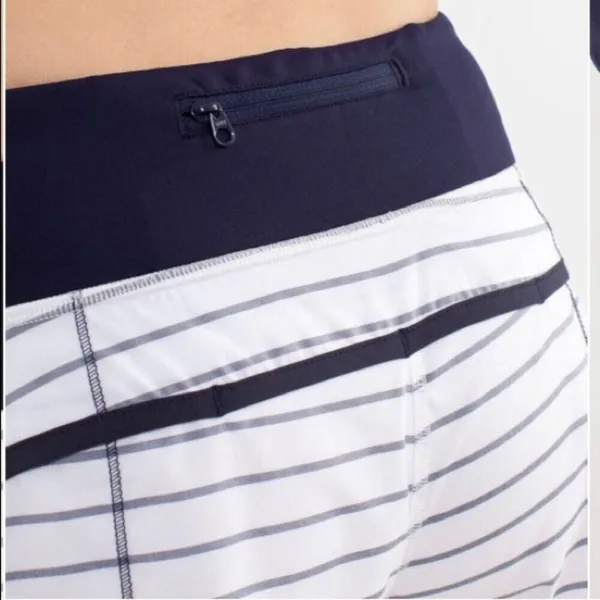 Lululemon quiet stripe shorts‎ size 4 navy white speed short RARE! - Image 3
