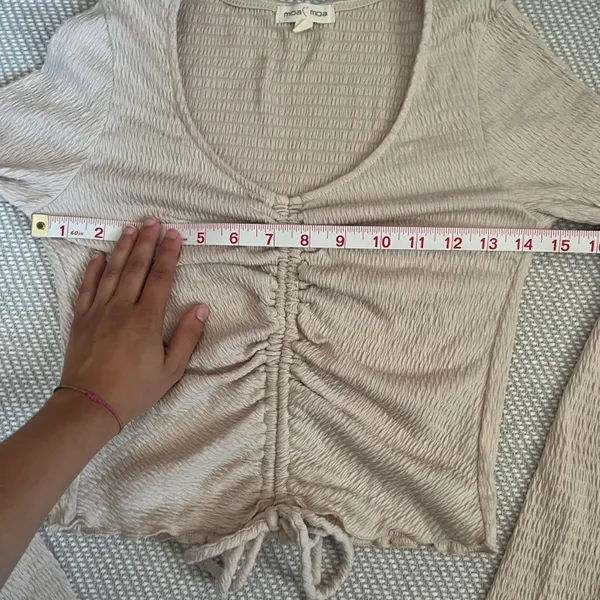 MoaMoa Woman’s Cream Beige Cropped Front Ruffle Lettuce Long Sleeve Blouse Sz Sm - Image 4