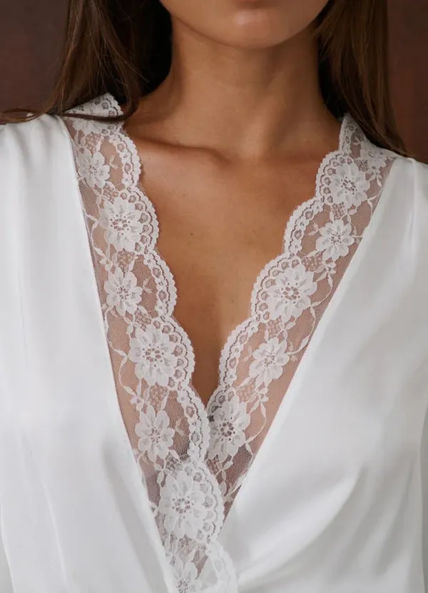 NEVER WORN White Silk Lace Trim Robe - Kat the label - Image 3