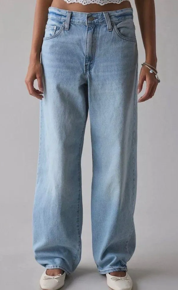 Levi's Women's Baggy Dad Pick Sides 26 Tall - Image 3